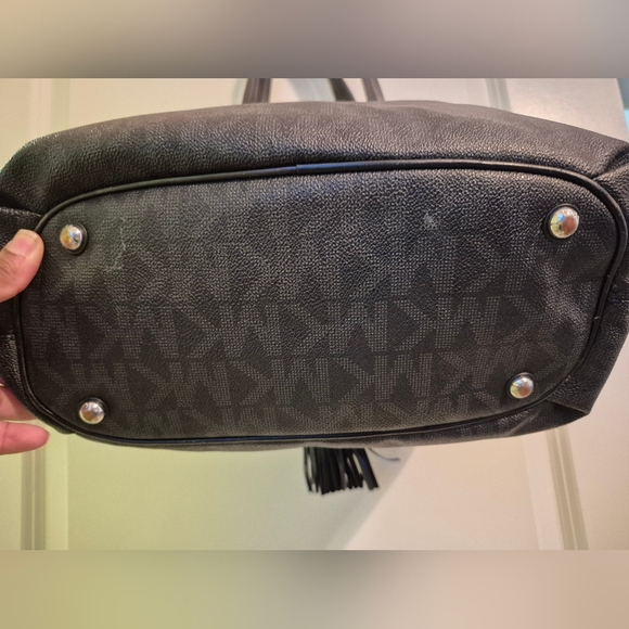 Michael Kors Black Signature Shoulder Bag With Tassels and Wallet - Picture 5 of 6
